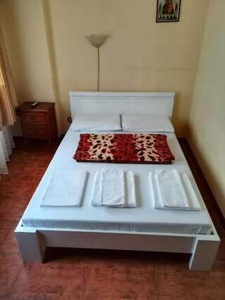Хостелы Welcome Hostel Бухарест Номер с кроватью размера «queen-size»-2