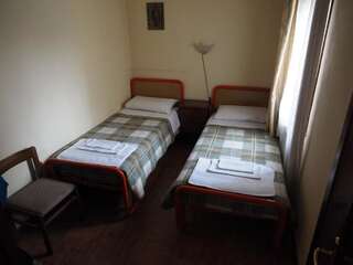 Хостелы Welcome Hostel Бухарест Кровать в общем двухместном номере для мужчин и женщин-2