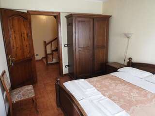 Хостелы Welcome Hostel Бухарест Номер с кроватью размера «queen-size»-9